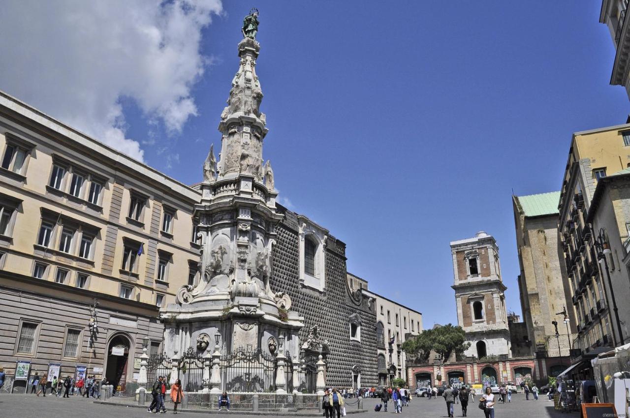 Casetta Soriano - Piazza Dante Neapel Exterior foto